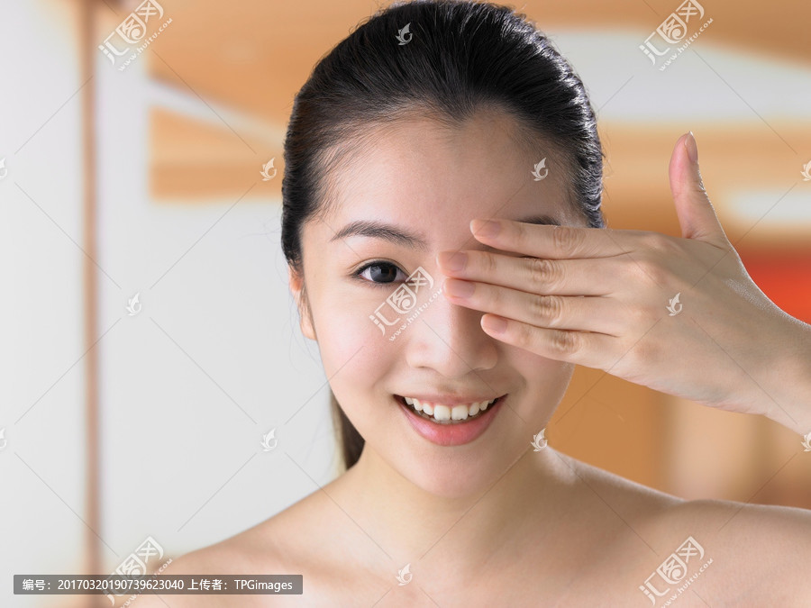 形容女人手漂亮的句子