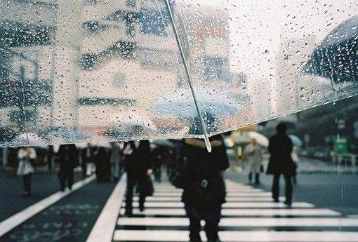 下雨天的傷感經典說說  雨天一個人傷感的句子