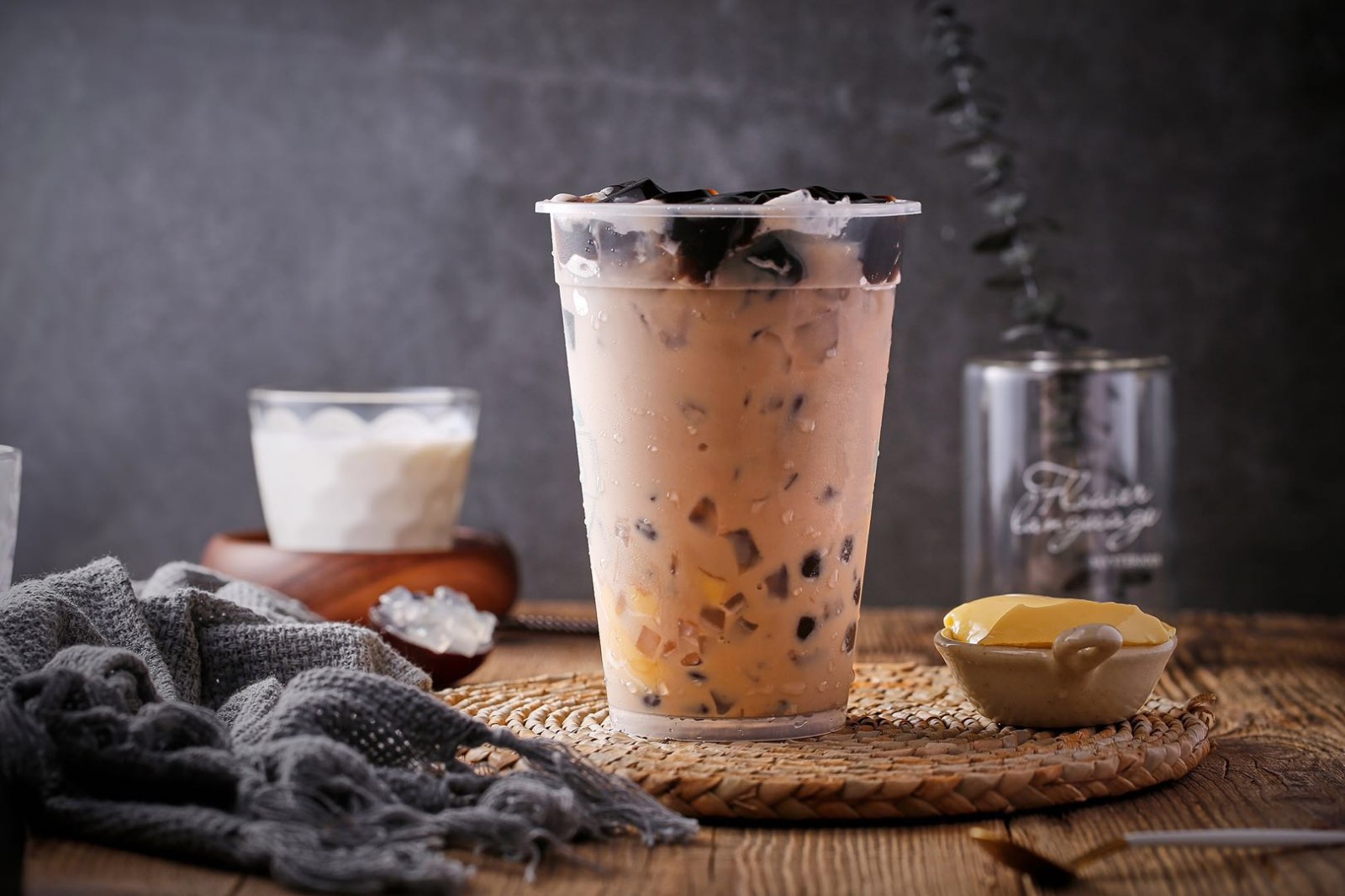 奶茶續命 發朋友圈曬喝奶茶配文 奶茶續命 發朋友圈曬喝奶茶配文