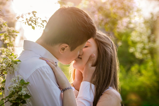 婚外情人每天問候早安 婚外情人每天問候早安
